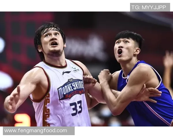 南京同曦迎战时代广州全力争胜展现篮球激情与团队精神 南京同曦迎战时代广州全力争胜展现篮球激情与团队精神